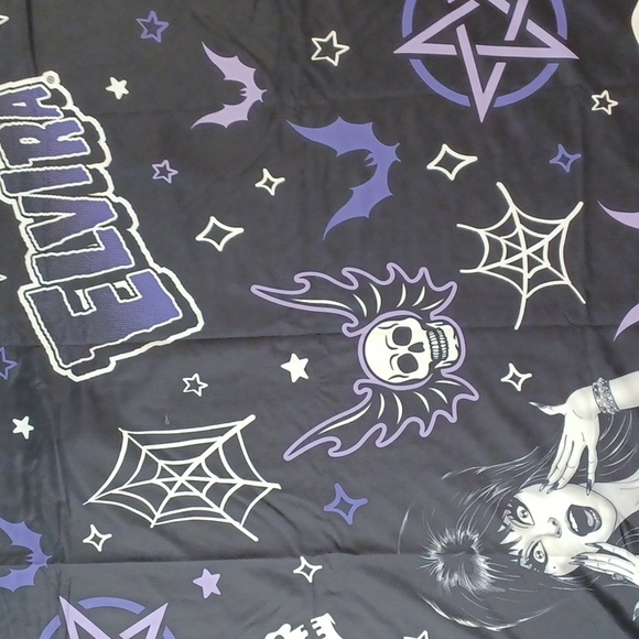 DOLLSKILL IN COLLABORATION *ELVIRA SHEET SET* FULL/QUEEN BLACK/PURPLE GRAPHICS - Picture 2 of 8